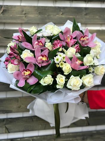 Букет цветов из: Розы и Хризантемы в Репьевке