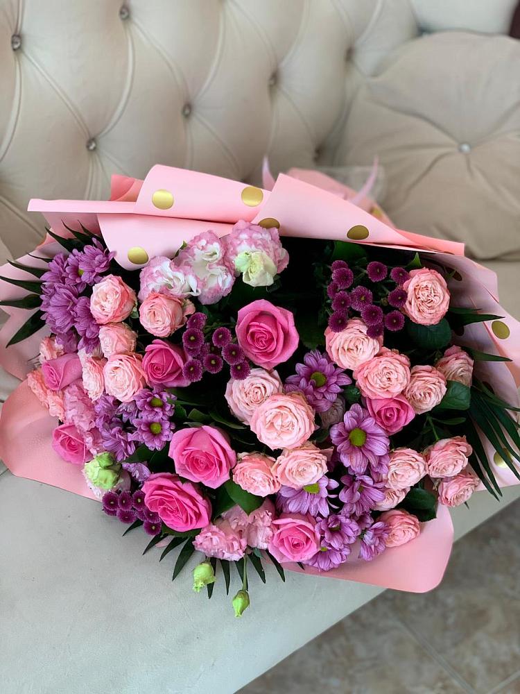 Букет цветов из: Хризантемы, Розы и Лизиантусы в Репьевке