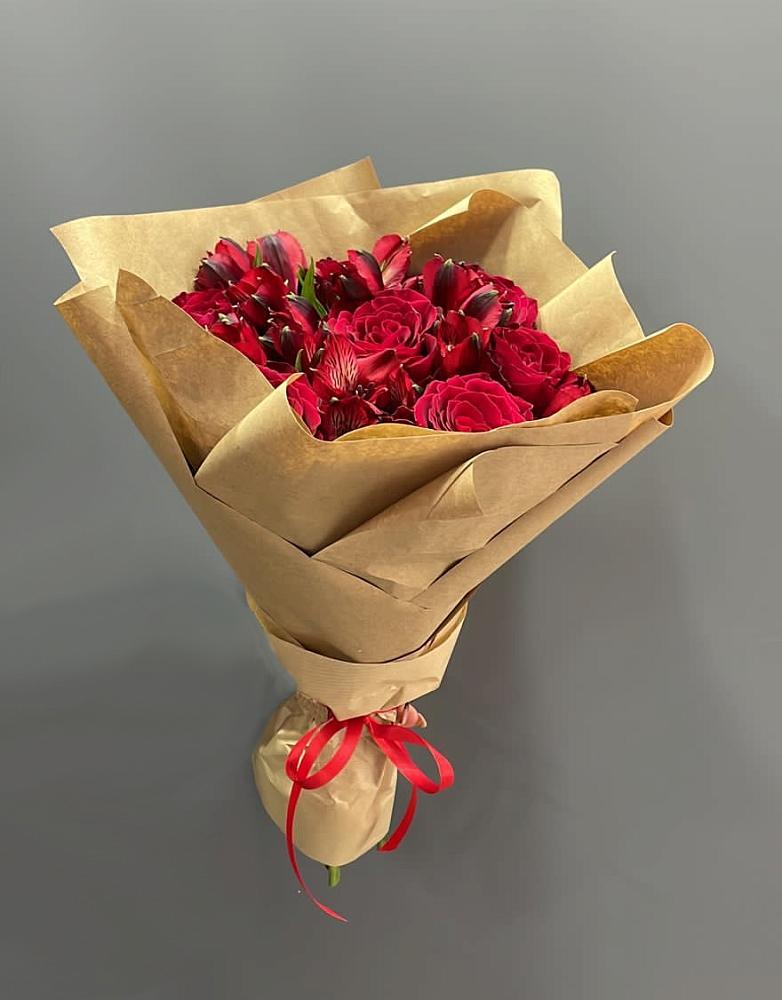 Букет цветов из: Альстромерии и Розы в Репьевке