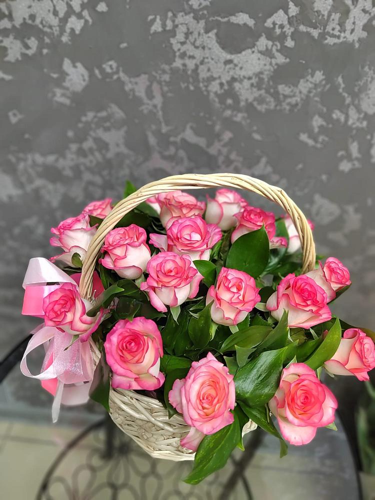 Цветочная композиция из Розы в корзине в Репьевке