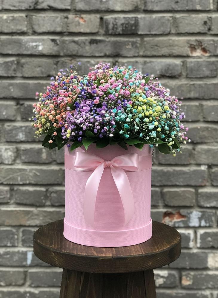 Цветочная композиция из Гипсофила и Розы в шляпной коробке в Репьевке