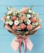 Букет цветов из:  Розы, Альстромерии и Лизиантусы в Репьевке