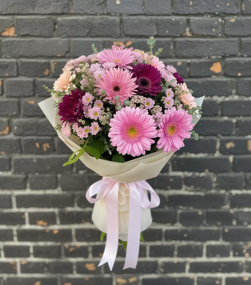Букет цветов из: Герберы и Хризантемы в Репьевке
