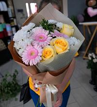 Букет цветов из:  Герберы, Розы и Хризантемы в Репьевке