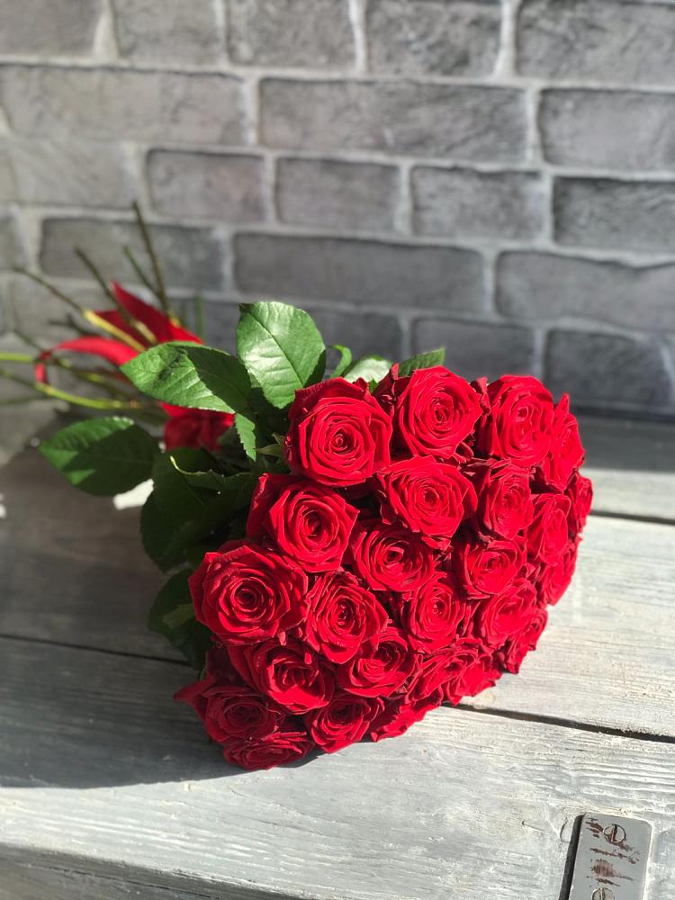 Букет Красные розы Фридом в Репьевке