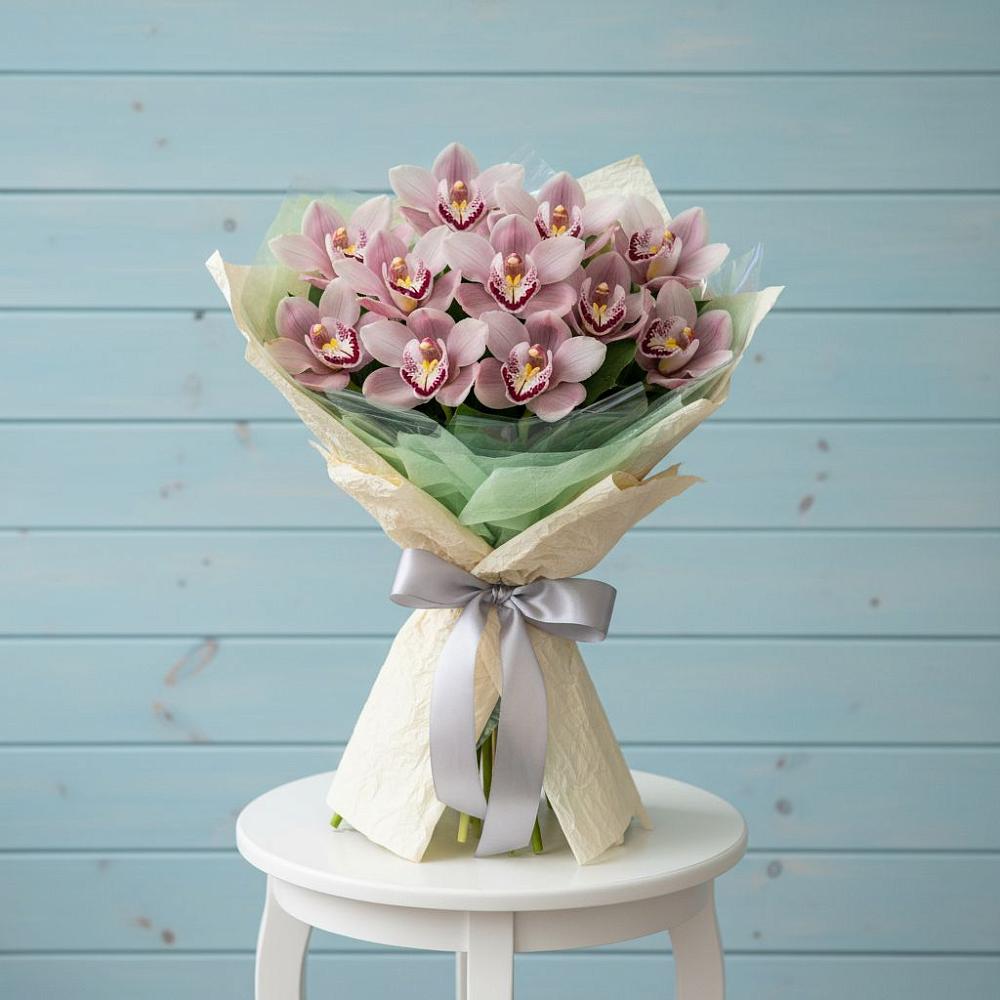 Букет цветов из: Орхидеи и Розы в Репьевке