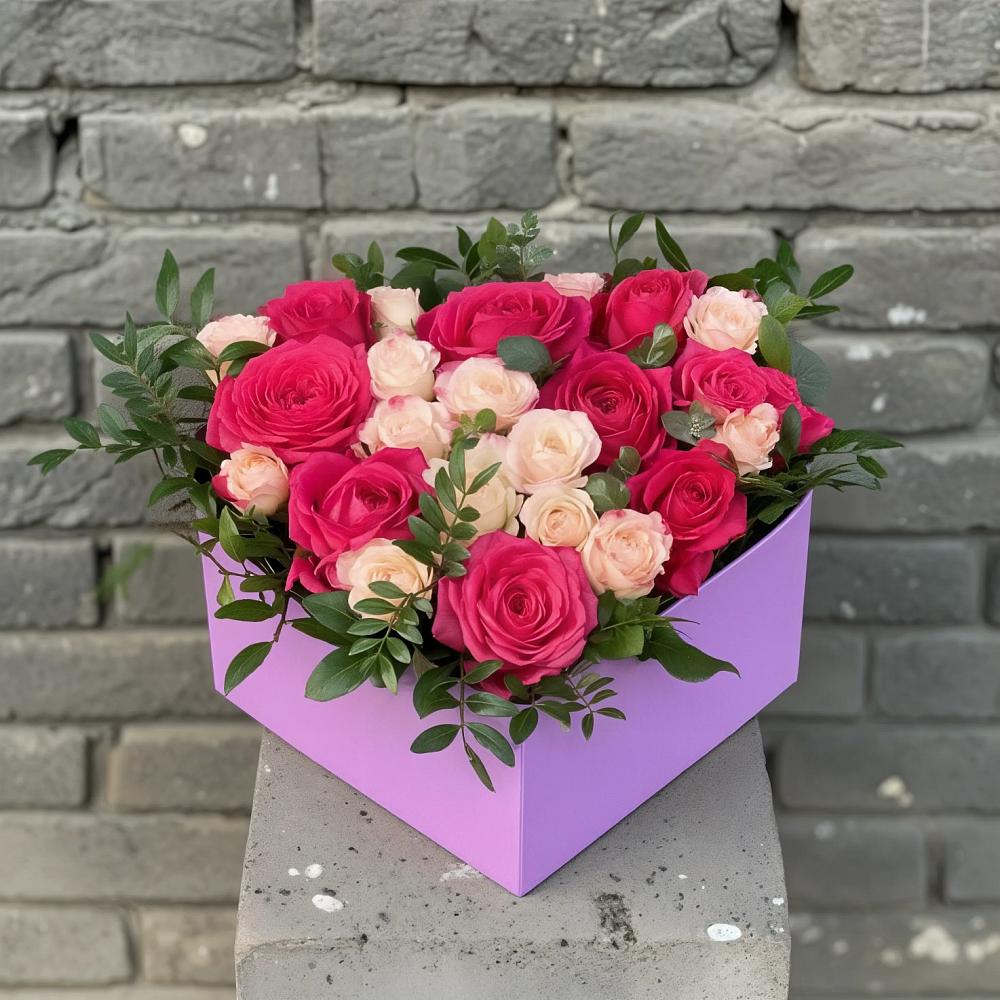 Цветочная композиция из Розы в коробке в Репьевке