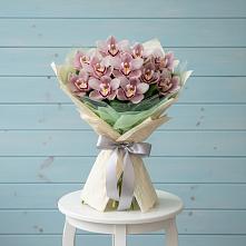 Букет цветов из:  Орхидеи и Розы в Репьевке