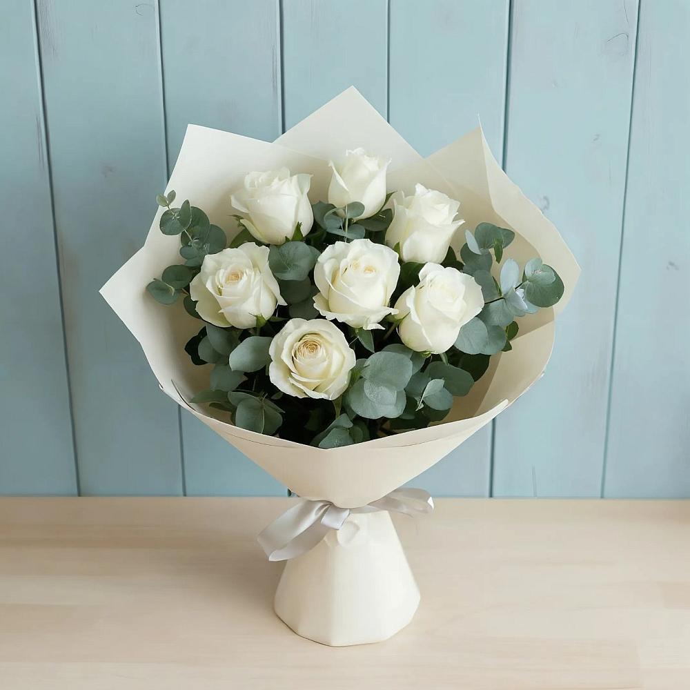 Букет Белые розы в Эвкалипте в Репьевке