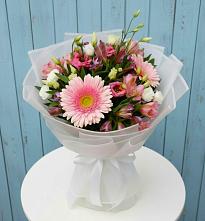 Букет цветов из:  Герберы, Альстромерии и Лизиантусы в Репьевке