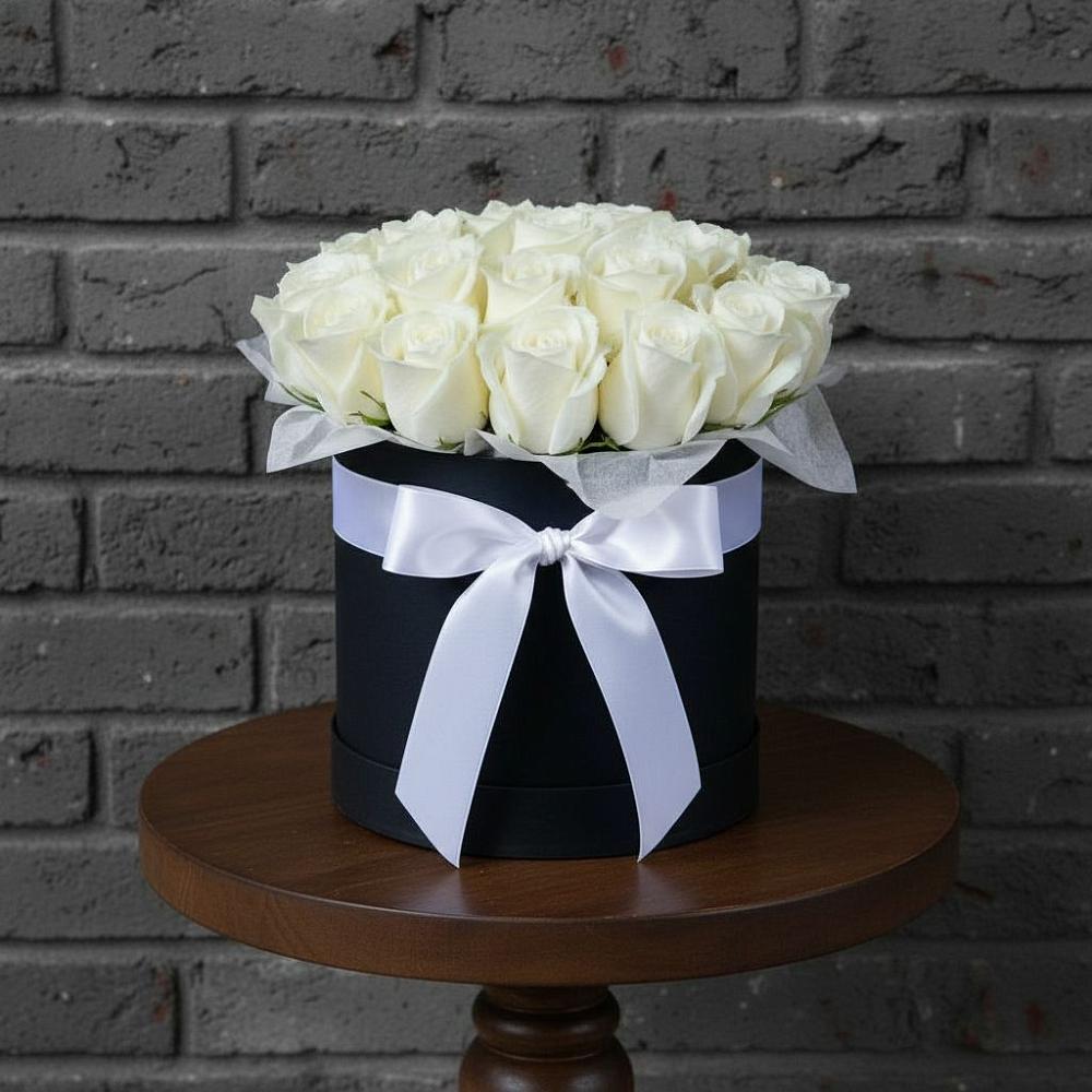 Цветочная композиция из Розы в шляпной коробке в Репьевке