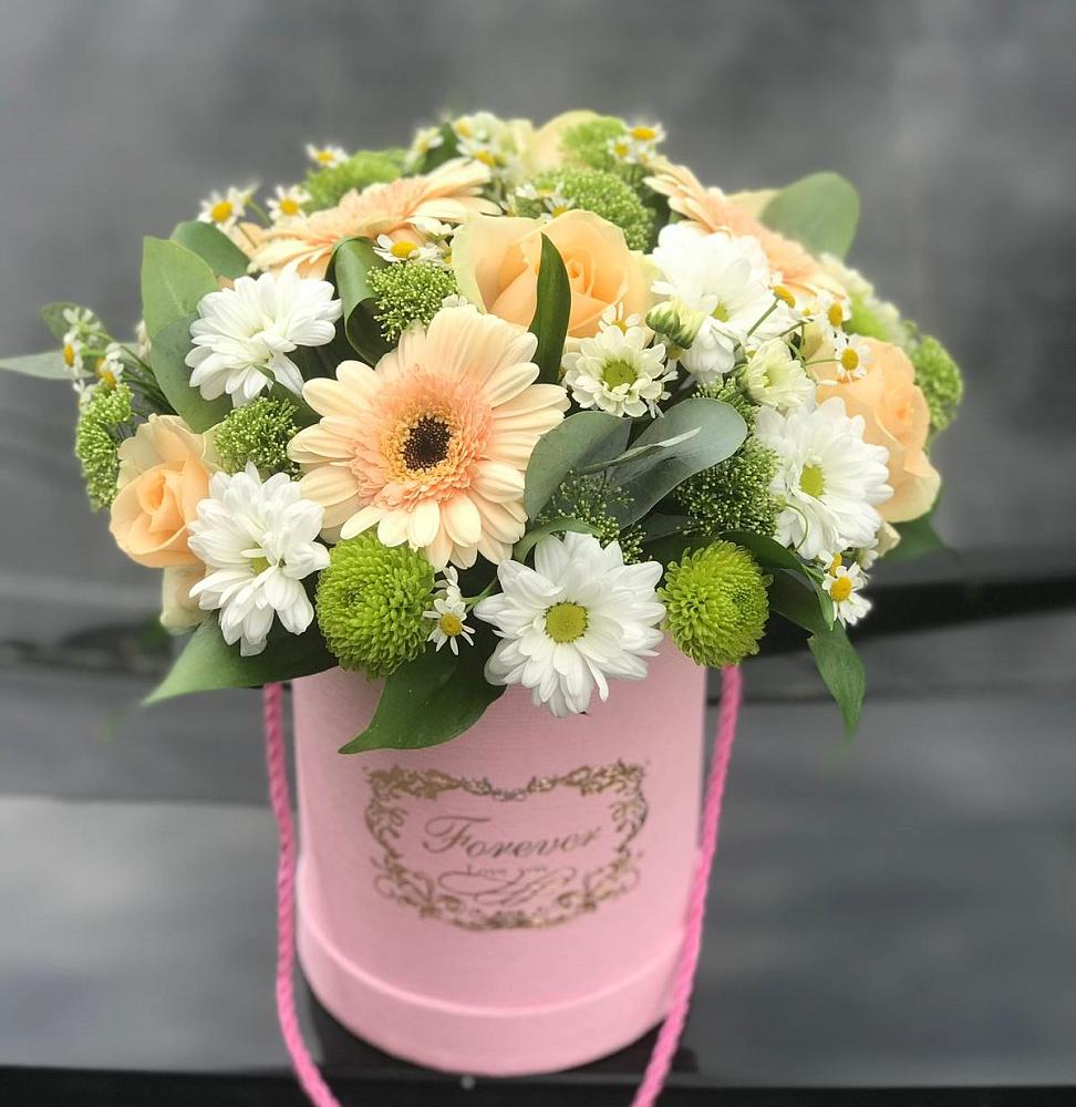 Цветочная композиция из Розы, Герберы и Хризантемы в шляпной коробке в Репьевке