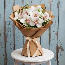 Букет цветов из:  Орхидеи и Розы в Репьевке